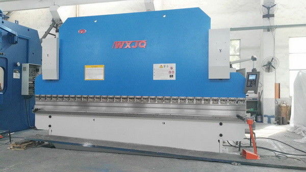 250 টন / 6 মি লম্বা CNC হাইড্রোলিক প্রেস ব্রেক মেশিনারি প্রক্রিয়া স্টেইনলেস স্টীল