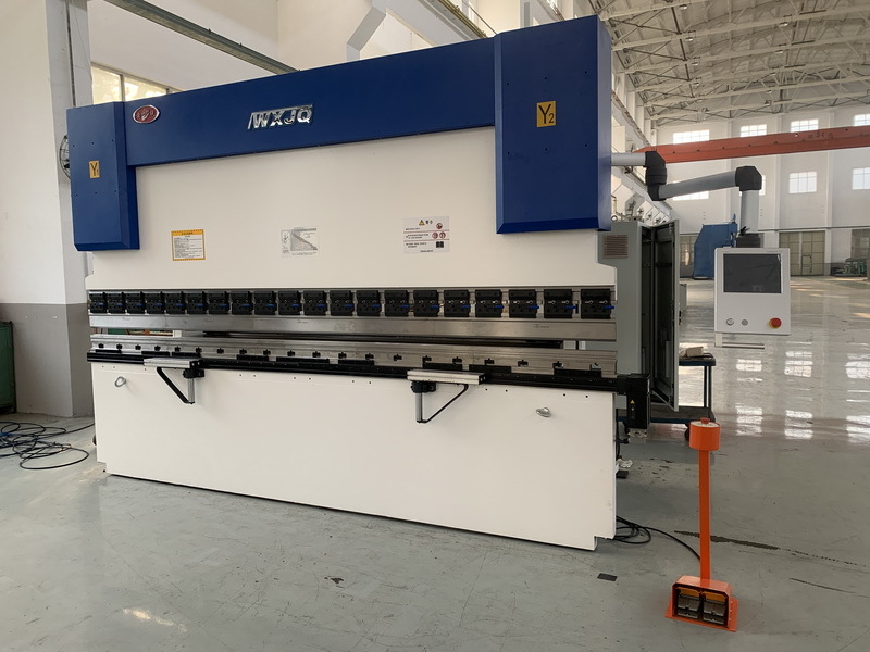 সর্বশেষ কোম্পানি ব্লগ সম্পর্কে CNC প্রেস ব্রেক ১৩০ টনে পুনরাবৃত্তিযোগ্যতা এবং দক্ষতা কিভাবে কাজ করে?