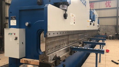 কেনা Tandem Press Brake with 200-800 mm Table Width, 40-3000 Tons Max Pressure, and 0.02 mm Back Gauge Accuracy online manufacture