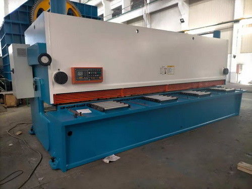 কেনা 6m দৈর্ঘ্য Cnc হাইড্রোলিক শিয়ারিং মেশিন 8mm বেধ স্টেইনলেস স্টীল কাটা online manufacture
